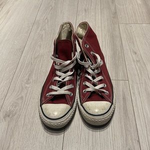 High-Top Converse Burgundy